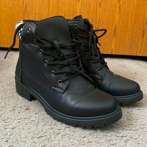 Etc! Black Boots - size 8/9